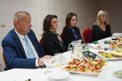 27 października 2023 r. członek Zarządu Województwa Lubuskiego Grzegorz Potęga wspólnie z władzami czterech szpitalnych spółek w regionie omówił sprawy dotyczące funkcjonowania systemu ochrony zdrowia