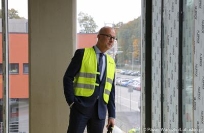 Marszałek Województwa Lubuskiego zwiedza Arenę Gorzów