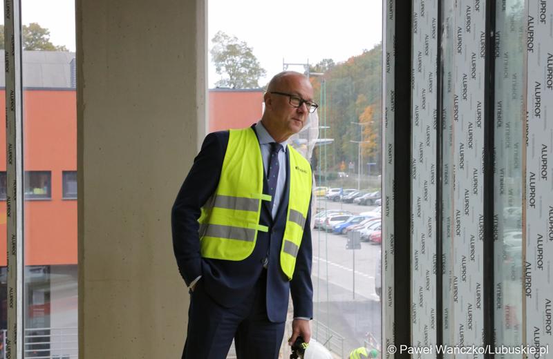 Marszałek Województwa Lubuskiego zwiedza Arenę Gorzów