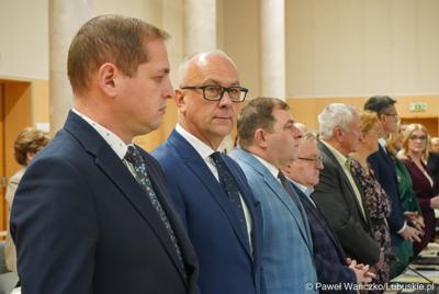 Uczestnicy LVIII sesji Sejmiku Województwa Lubuskiego. Od lewej: wicemarszałek Łukasz Porycki, marszałek Marcin Jabłoński oraz członkowie zarządu woj. lubuskiego Grzegorz Potęga i Tadeusz Jędrzejczak.