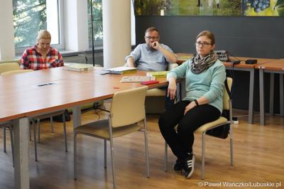 Dziennikarze na konferencji prasowej dot. kampanii promującej lubuskie łowiectwo