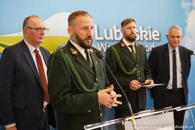 Łowczy Okręgowy, Przewodniczący Polskiego Związku Łowiectwa Zarządu Okręgowego w Zielonej Górze Jacek Banaszek przemawia podczas konferencji prasowej dot. kampanii promującej lubuskie łowiectwo