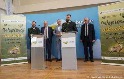 Łowczy Okręgowy, Przewodniczący Polskiego Związku Łowiectwa Zarządu Okręgowego w Gorzowie Wielkopolskim Wojciech Pawliszak przemawia podczas konferencji prasowej dot. kampanii promującej lubuskie łowiectwo