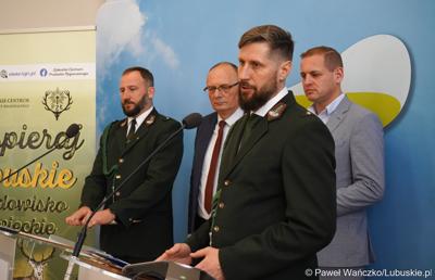Łowczy Okręgowy, Przewodniczący Polskiego Związku Łowiectwa Zarządu Okręgowego w Gorzowie Wielkopolskim Wojciech Pawliszak przemawia podczas konferencji prasowej dot. kampanii promującej lubuskie łowiectwo