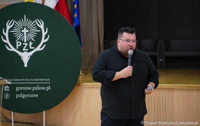 Szymon Czerwiński (szef kuchni, kucharz Dzień Dobry TVN, finalista programu kulinarnego Master Chef) – wygłasza referat na temat zalet zdrowotnych dziczyzny i produktu regionalnego w kuchni
