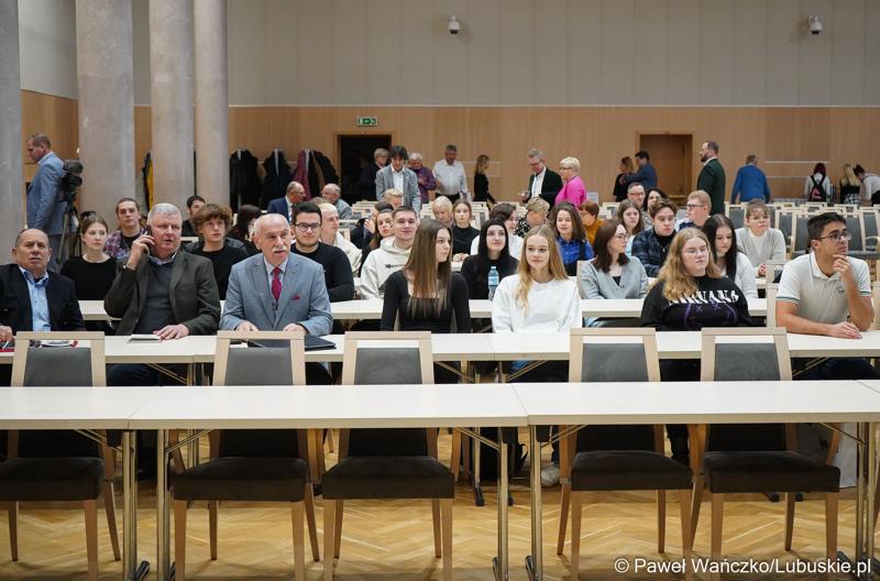 Uczestnicy konferencji w Sali Kolumnowej Urzędu Marszałkowskiego Województwa Lubuskiego w Zielonej Górze