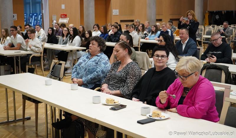 Uczestnicy konferencji w Sali Kolumnowej Urzędu Marszałkowskiego Województwa Lubuskiego w Zielonej Górze