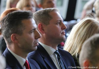Wicemarszałek Województwa Lubuskiego Łukasz Porycki na uroczystej sesji z okazji 50-lecia Gminy Dąbie