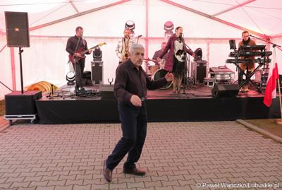 Koncert w Lubuskim Centrum Winiarstwa w Zaborze podczas VII Święta Lubuskiego Młodego Wina