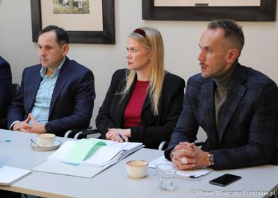 Uczestnicy pierwszego spotkania z partnerstwami samorządowymi (Skąpe, Łagów, Lubrza), które chcą wspólnie realizować projekty w ramach Zintegrowanych Inwestycji Terytorialnych