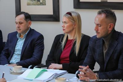 Uczestnicy pierwszego spotkania z partnerstwami samorządowymi (Skąpe, Łagów, Lubrza), które chcą wspólnie realizować projekty w ramach Zintegrowanych Inwestycji Terytorialnych