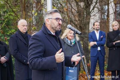 Otwarcie nowego skrzydła Centrum Integracji Społecznej w Zielona Górze - poseł W. Sługocki