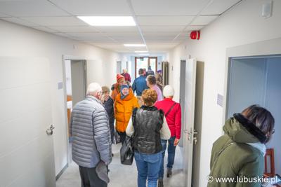 Otwarcie nowego skrzydła Centrum Integracji Społecznej w Zielona Górze - wnętrze, zwiedzanie