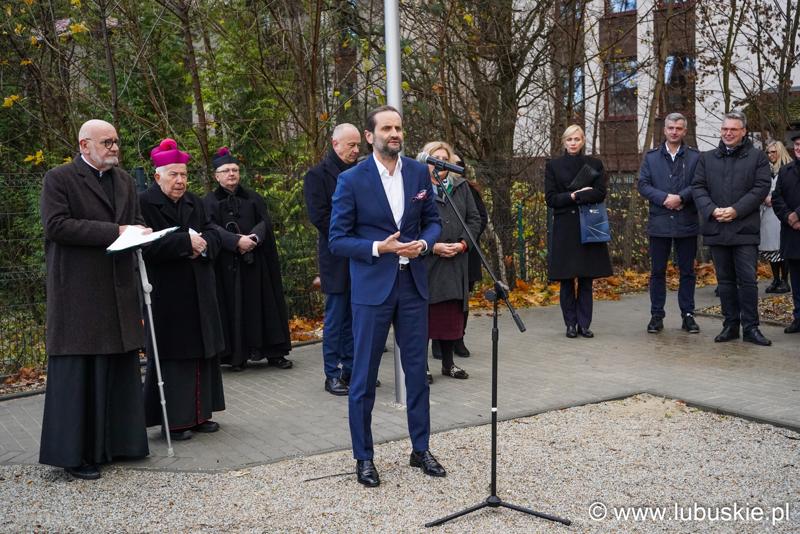 Otwarcie nowego skrzydła Centrum Integracji Społecznej w Zielona Górze - minister P. Bromber