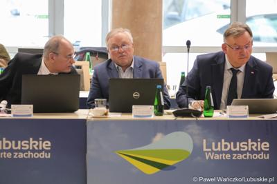 Radni podczas LIX zwyczajnej sesji Sejmiku Województwa Lubuskiego