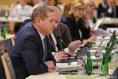Wicemarszałek Łukasz Porycki podczas LIX zwyczajnej sesji Sejmiku Województwa Lubuskiego