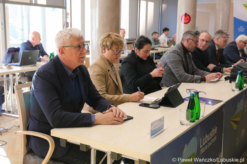 Radni podczas LIX zwyczajnej sesji Sejmiku Województwa Lubuskiego