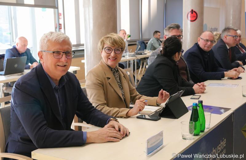Radni podczas LIX zwyczajnej sesji Sejmiku Województwa Lubuskiego