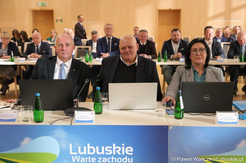 Radni podczas LIX zwyczajnej sesji Sejmiku Województwa Lubuskiego