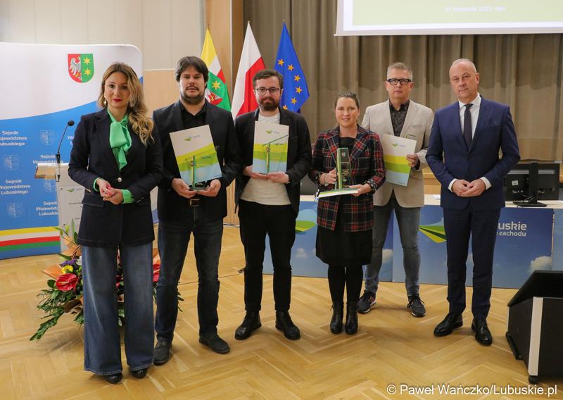 Podczas sesji Sejmiku województwa poznaliśmy zwycięzców tegorocznej edycji Konkursu Dziennikarskiego im. Edwarda Mincera "Samorząd Lubuski w Mediach 2023"