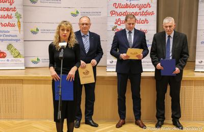 Uczestnicy konferencji prasowej, podczas której oficjalnie ogłoszono wyniki w konkursu na Ulubionego Producenta Lubuskiego 2023 roku