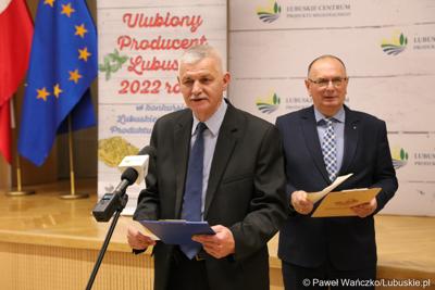 Uczestnicy konferencji prasowej, podczas której oficjalnie ogłoszono wyniki w konkursu na Ulubionego Producenta Lubuskiego 2023 roku