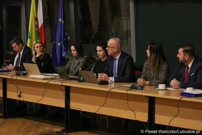 Uczestnicy spotkania Instytucji Zarządzającej programem „Fundusze Europejskie dla Lubuskiego 2021-2027” z partnerstwem jednostek samorządu terytorialnego