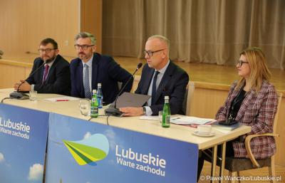 Posiedzenie Lubuskiego Zespół ds. Szkolnictwa Wyższego w Sali Kolumnowej w siedzibie Urzędu Marszałkowskiego Województwa Lubuskiego