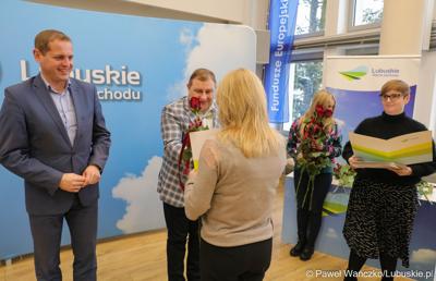 Zarząd Województwa Lubuskiego uhonorował pracowników urzędu marszałkowskiego za długoletni staż pracy.
