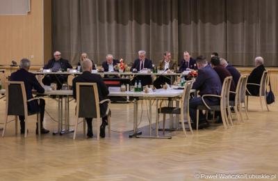 Posiedzenie lubuskiej Wojewódzkiej Rady Dialogu Społecznego w Sali Kolumnowej urzędu marszałkowskiego w Zielonej Górze