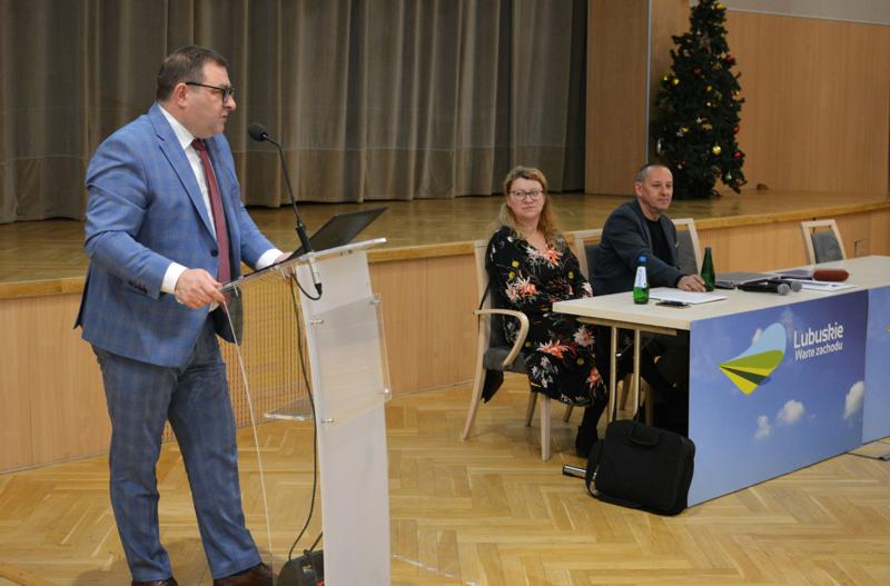 8 grudnia 2023 r. w Sali Kolumnowej w Urzędzie Marszałkowskim Województwa Lubuskiego odbyła się konferencja z okazji obchodów Światowego Dnia AIDS,  przypadającego 1 grudnia. W konferencji wziął udział członek Zarządu Województwa Lubuskiego Grzegorz Potęga.