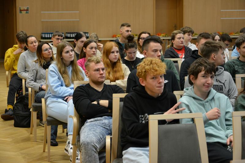 8 grudnia 2023 r. w Sali Kolumnowej w Urzędzie Marszałkowskim Województwa Lubuskiego odbyła się konferencja z okazji obchodów Światowego Dnia AIDS,  przypadającego 1 grudnia