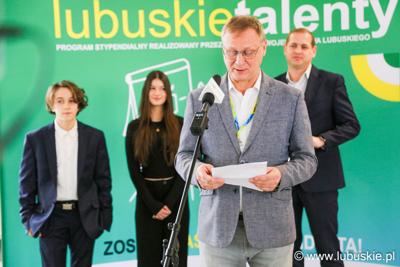 dyrektor Mirosław Glaz