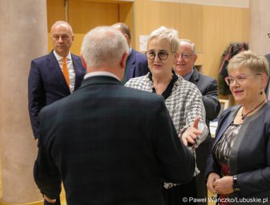 Zbigniew Kołodziej odbiera gratulacje po wyborze na stanowisko Wicemarszałka Województwa Lubuskiego 
