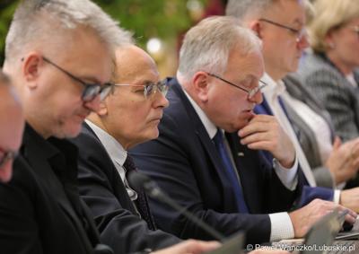 Radni podczas LX zwyczajnej sesji Sejmiku Województwa Lubuskiego