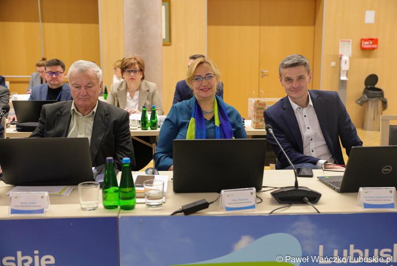 Radni podczas LX zwyczajnej sesji Sejmiku Województwa Lubuskiego