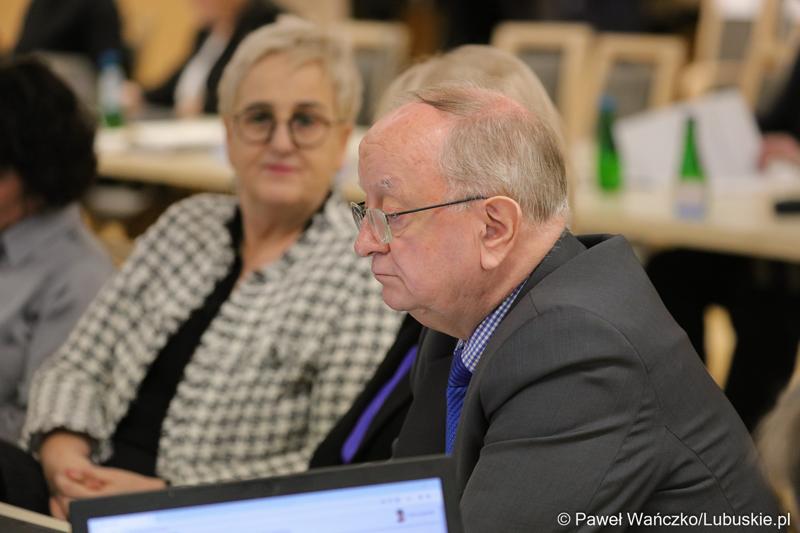 Radni podczas LX zwyczajnej sesji Sejmiku Województwa Lubuskiego