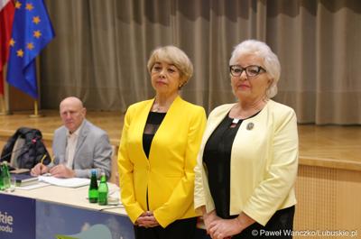 Grażyna Dobroczyńska oraz Krystyna Kumek podczas sesji Sejmiku Województwa Lubuskiego zostały wyróżnione "Odznakami Honorowymi za Zasługi dla Województwa Lubuskiego"
