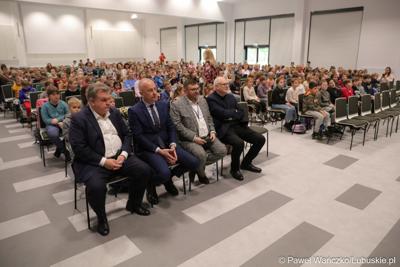 Uczestnicy pierwszej lekcji z cyklu „Kosmiczne Rewolucje” w Parku Technologii Kosmicznych w Nowym Kisielinie Zielonej Górze. 