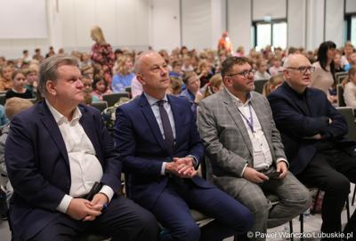 Uczestnicy pierwszej lekcji z cyklu „Kosmiczne Rewolucje” w Parku Technologii Kosmicznych w Nowym Kisielinie Zielonej Górze. 