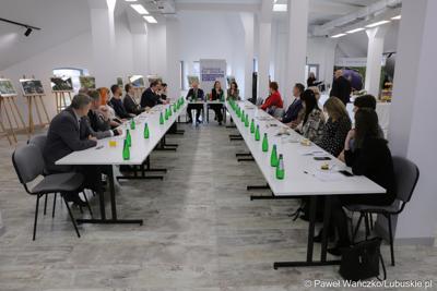 Spotkanie Instytucji Zarządzającej programem „Fundusze Europejskie dla Lubuskiego 2021-2027” z partnerstwem jednostek samorządu terytorialnego w Łęknicy