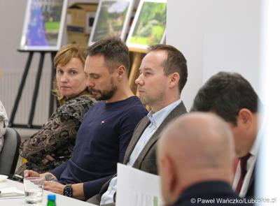 Uczestnicy spotkania Instytucji Zarządzającej programem „Fundusze Europejskie dla Lubuskiego 2021-2027” z partnerstwem jednostek samorządu terytorialnego w Łęknicy
