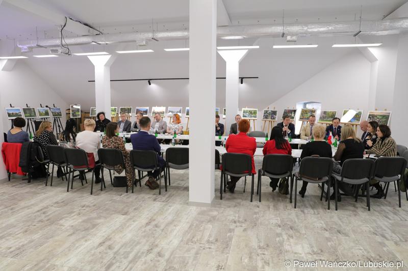Spotkanie Instytucji Zarządzającej programem „Fundusze Europejskie dla Lubuskiego 2021-2027” z partnerstwem jednostek samorządu terytorialnego w Łęknicy