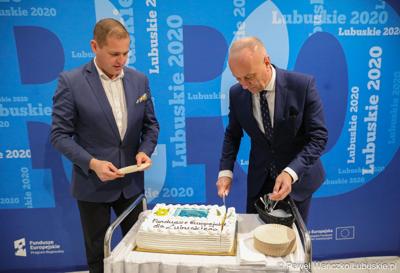Marszałek Województwa Lubuskiego Marcin Jabłoński (z prawej) oraz Wicemarszałek Łukasz Porycki