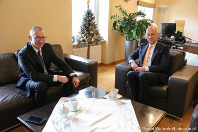 Marszałek Województwa Lubuskiego Marcin Jabłoński (z prawej) oraz Wojewoda Lubuski Marek Cebula