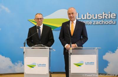 Marszałek Województwa Lubuskiego Marcin Jabłoński (z prawej) oraz Wojewoda Lubuski Marek Cebula