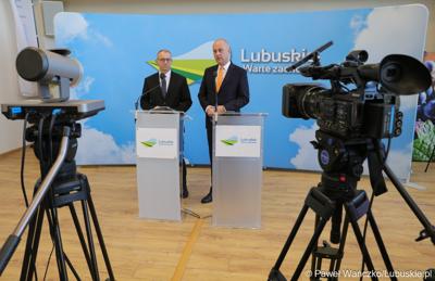 Marszałek Województwa Lubuskiego Marcin Jabłoński (z prawej) oraz Wojewoda Lubuski Marek Cebula