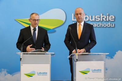 Marszałek Województwa Lubuskiego Marcin Jabłoński (z prawej) oraz Wojewoda Lubuski Marek Cebula