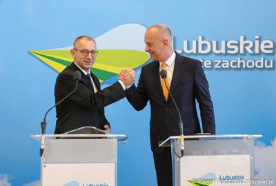 Marszałek Województwa Lubuskiego Marcin Jabłoński (z prawej) oraz Wojewoda Lubuski Marek Cebula