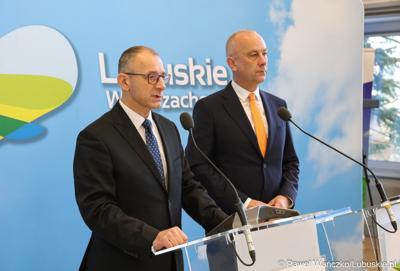 Marszałek Województwa Lubuskiego Marcin Jabłoński (z prawej) oraz Wojewoda Lubuski Marek Cebula